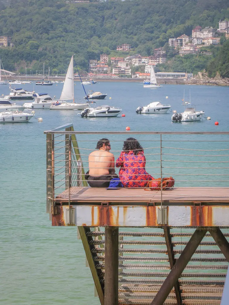 couple on Pasarela del Náutico